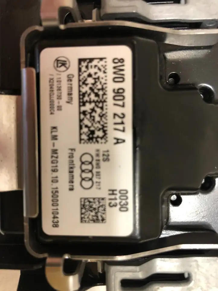 Audi A4 S4 B9 (2015 - 2019) 8W0907217A Камера в лобовом стекле — фото 4