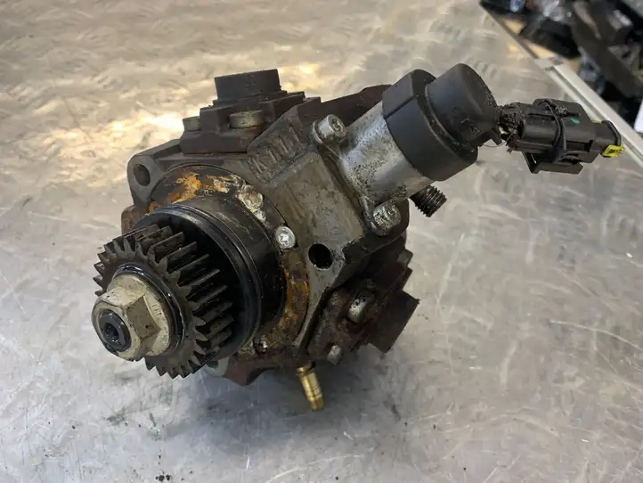 Nissan Qashqai (2006 - 2010) 8200690744 Топливный насос — фото 1
