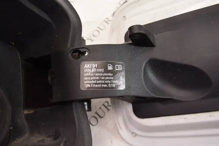 BMW X1 F48 F49 (2015 - 2022) 7359171 Крышка топливного бака — фото 3