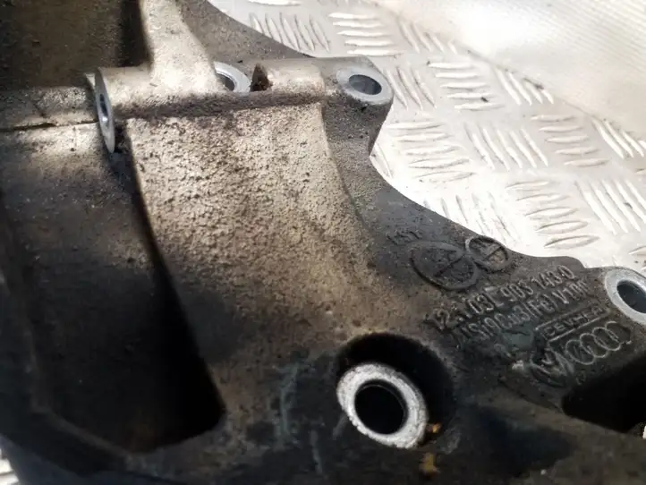 Volkswagen PASSAT CC (2012 - 2017) 03L903143D Кронштейн топливного насоса — фото 2