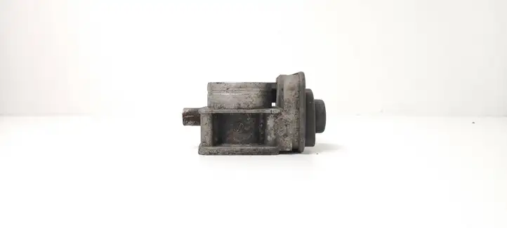 Volkswagen Caddy (1995 - 2004) 038128063C Дроссельная заслонка — фото 3