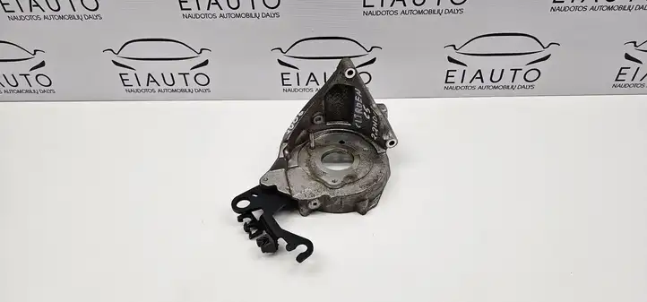 Citroen C5 (2004 - 2008) 96389217 Кронштейн топливного насоса — фото 1