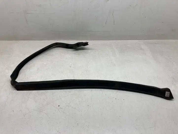 Audi Q8 (2018 - ) 4M8839120 Уплотнитель задней двери — фото 3