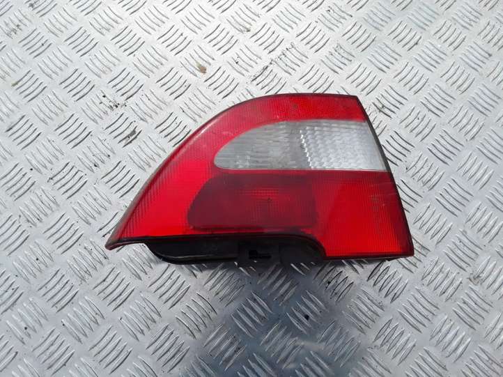 Renault Megane I (1995 - 2002)  7700428052 Задний фонарь в кузове
