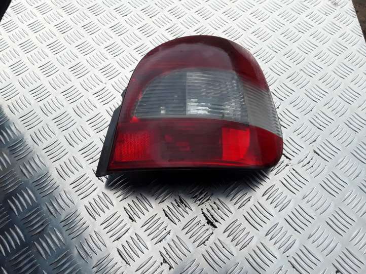 Renault Scenic I (1996 - 2003)  7700428055 Задний фонарь в кузове