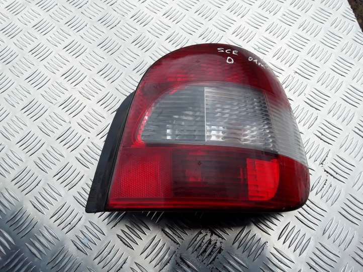 Renault Scenic I (1996 - 2003)  7700428055 Задний фонарь в кузове
