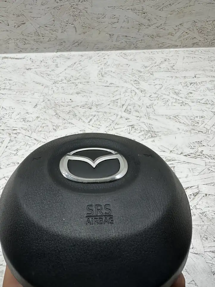 Mazda 6 (2012 - 2015) TG11A02001 Подушка безопасности руля — фото 2