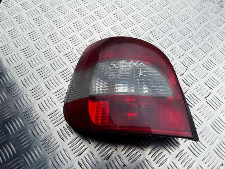 Renault Scenic I (1996 - 2003)  7700428054 Задний фонарь в кузове