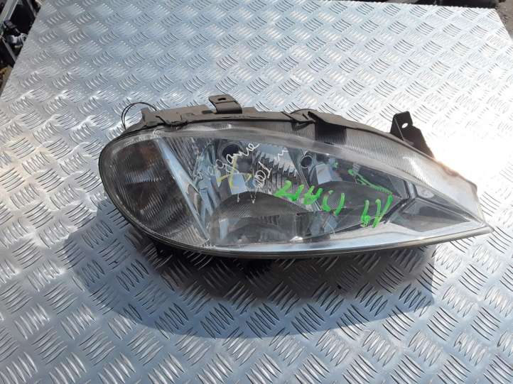Renault Megane I (1995 - 2002)  7700427870 Передняя фара