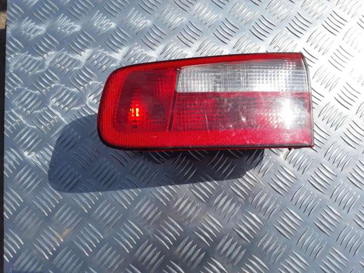 Renault Laguna (2001 - 2005)  8200002476 Задний фонарь в крышке багажника