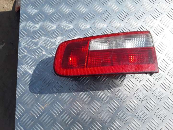 Renault Laguna (2001 - 2005)  8200002476 Задний фонарь в крышке багажника