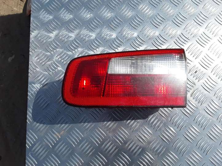 Renault Laguna (2001 - 2005)  8200002476 Задний фонарь в крышке багажника