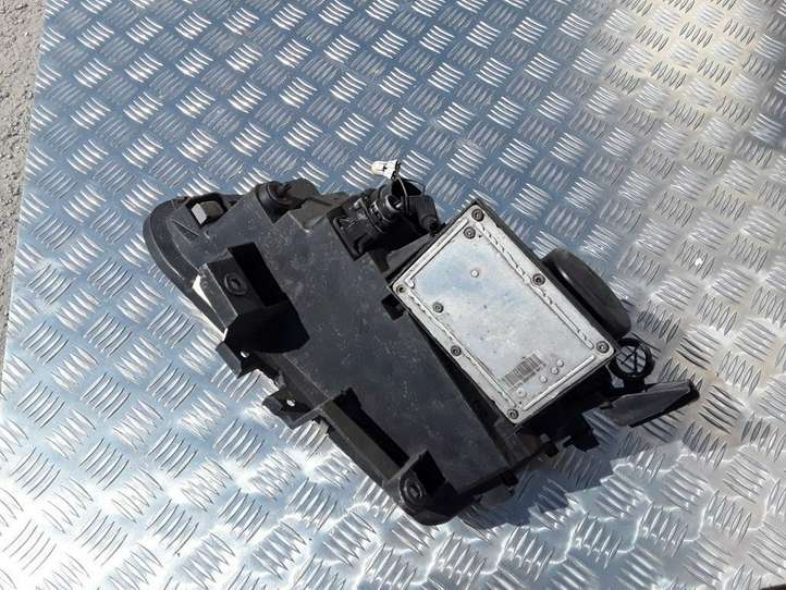 Renault Espace (2002 - 2006)  89002591 Передняя фара