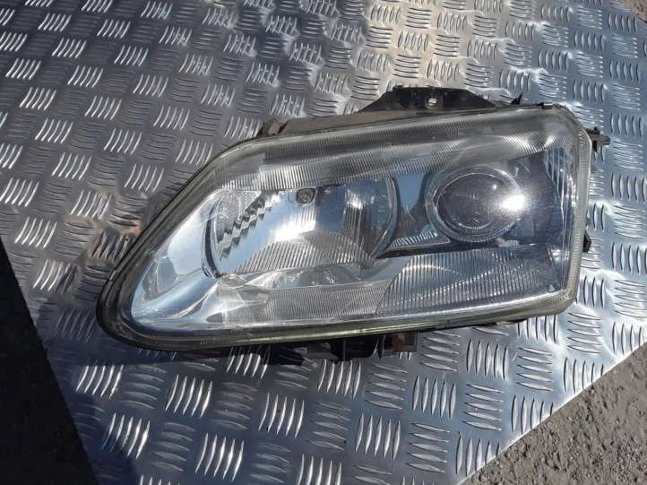 Renault Espace (1996 - 2002)  89002588 Передняя фара