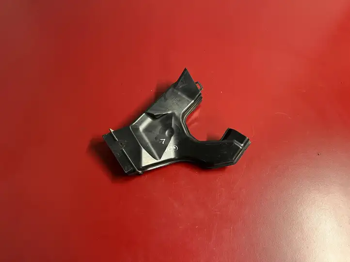 BMW X3 G01 (2018 - )  7411521 Дождевой лоток