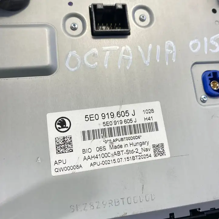 Skoda Octavia Mk3 (5E) (2013 - 2019) 5E0919605J Магнитола / мультимедийная система — фото 2