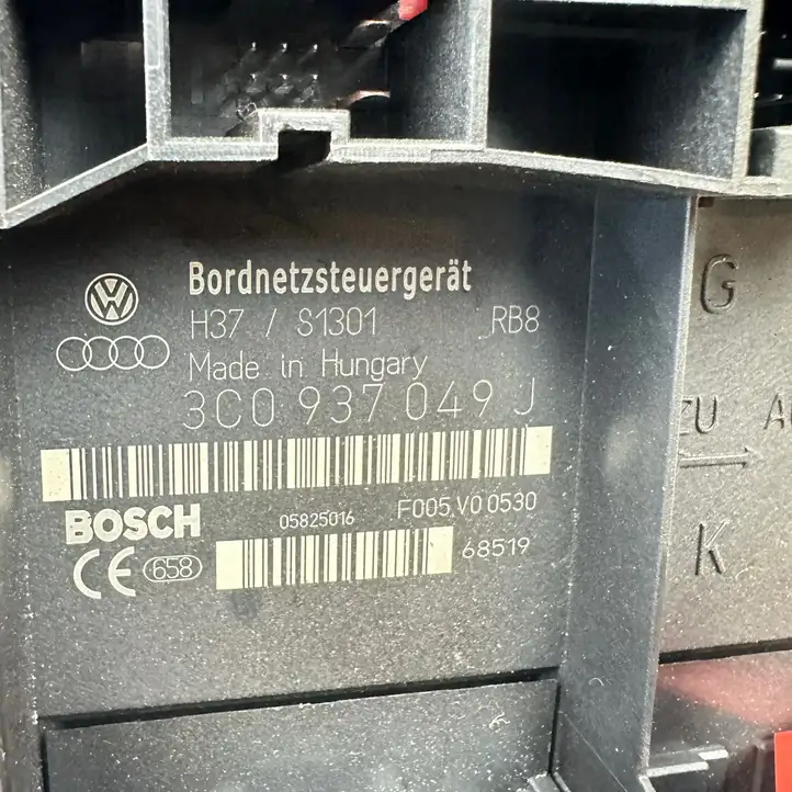 Volkswagen PASSAT B6 (2005 - 2010)  3C0937049J Mодуль kомфортa