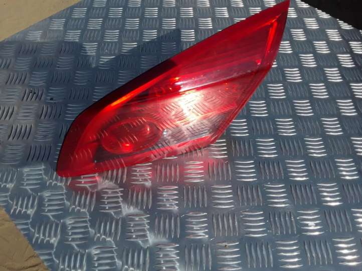 Renault Vel Satis (2002 - 2005)  8200014363 Задний фонарь в крышке багажника