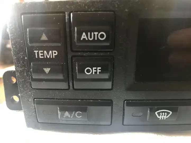 Kia Sorento (2002 - 2006) Кнопка кондиционера — фото 2