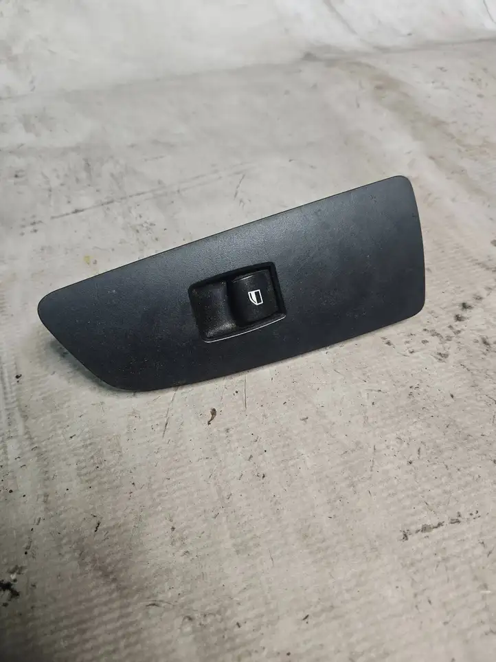 BMW 1 E81 E87 (2004 - 2011) 6935534 Кнопка стеклоподъемников — фото 1