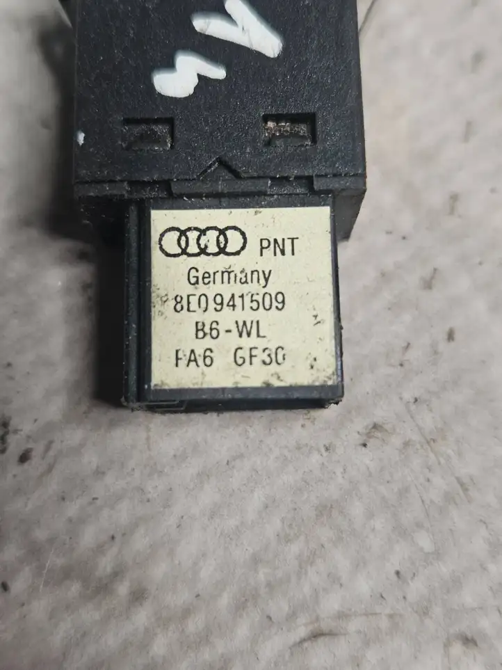 Audi A4 S4 B6 8E 8H (2000 - 2006) 8E0941509 Включатель аварийных фонарей — фото 3