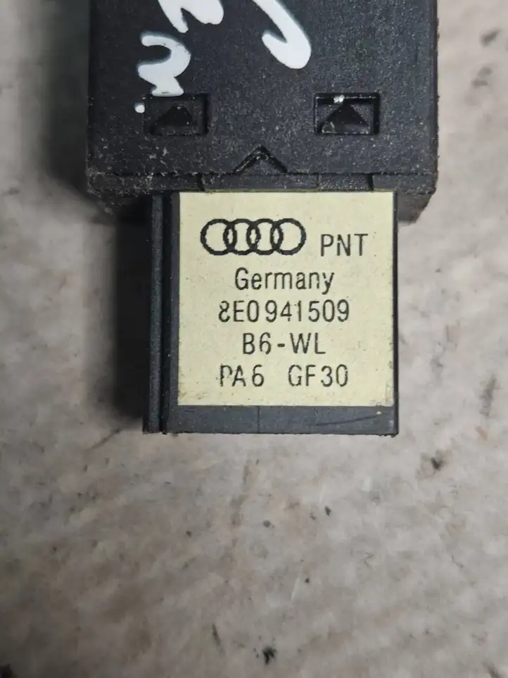 Audi A4 S4 B6 8E 8H (2000 - 2006) 8E0941509 Включатель аварийных фонарей — фото 4