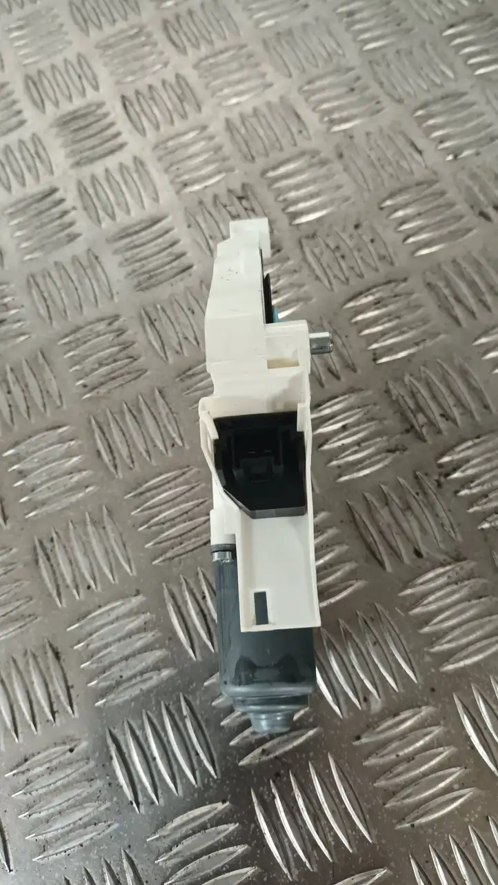 Audi Q5 (2012 - 2017)  8K0959811A Механизм подъема окон задней двери