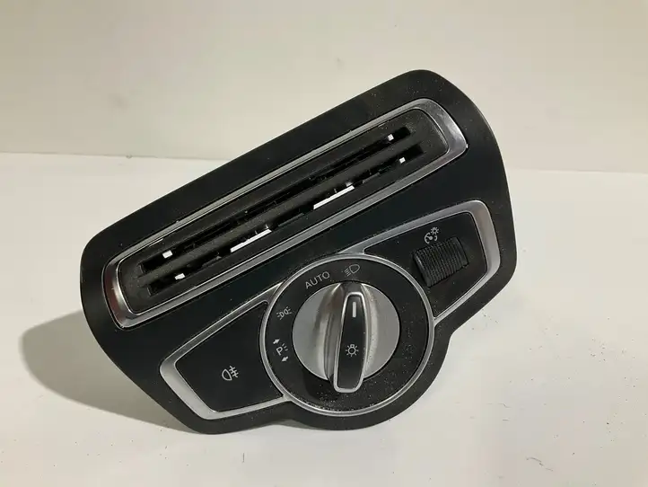 Mercedes-Benz C W205 (2014 - 2021) A2058210059 Включатель фонарей — фото 1