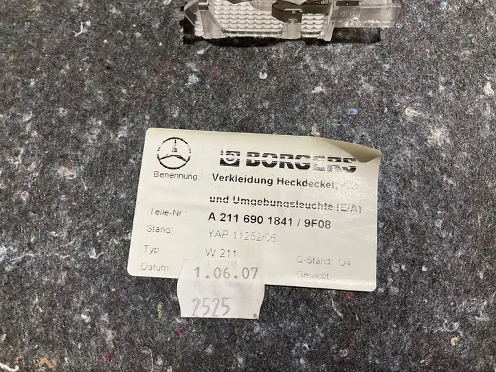 Mercedes-Benz E W211 (2002 - 2009) A2116901841 Прочая отделка багажника — фото 3