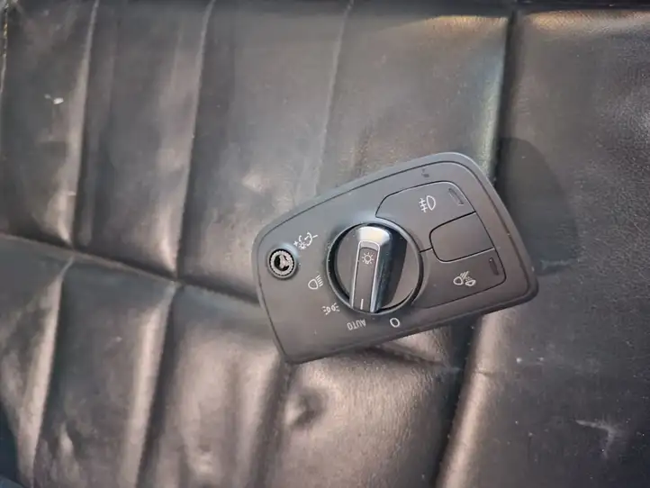 Audi A7 (2010 - 2014)  4G0941531E Включатель фонарей