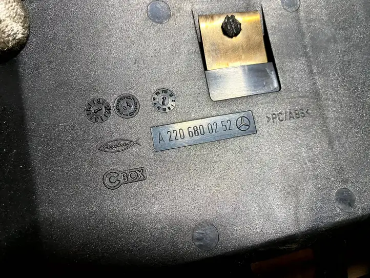 Mercedes-Benz S W220 (1998 - 2006) a2206800252 Передняя пепельница — фото 2