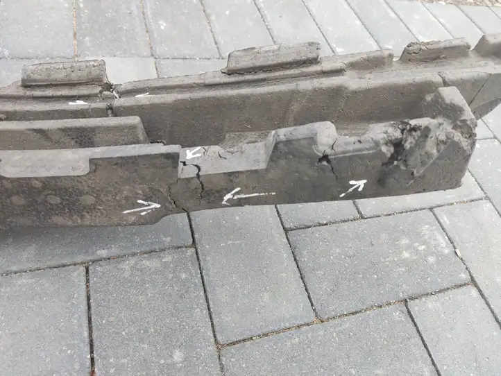 BMW 5 F10 F11 (2009 - 2016)  72000707 Пенопласт бампера