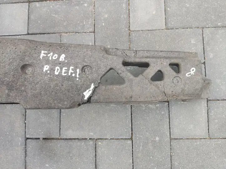 BMW 5 F10 F11 (2009 - 2016)  72000707 Пенопласт бампера