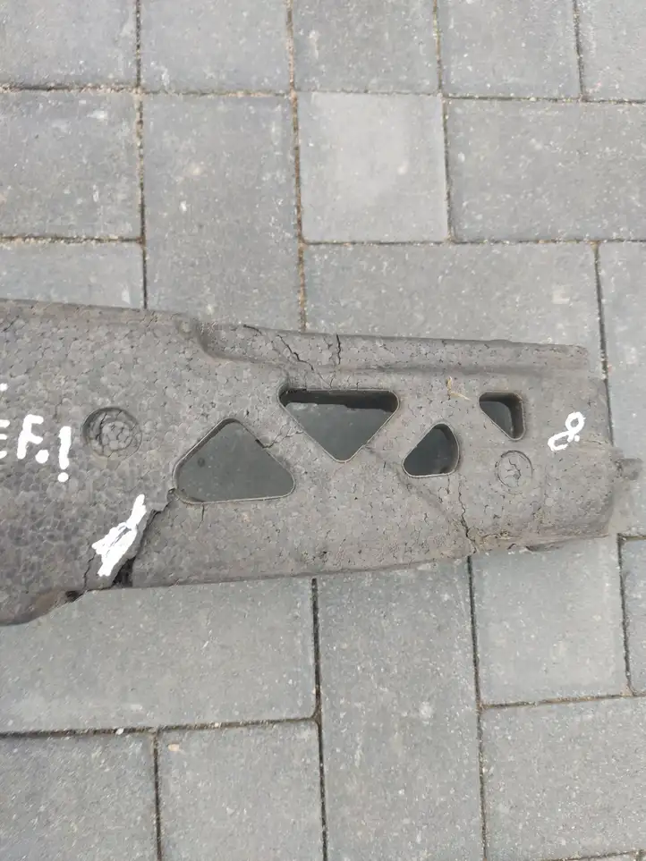 BMW 5 F10 F11 (2009 - 2016)  72000707 Пенопласт бампера