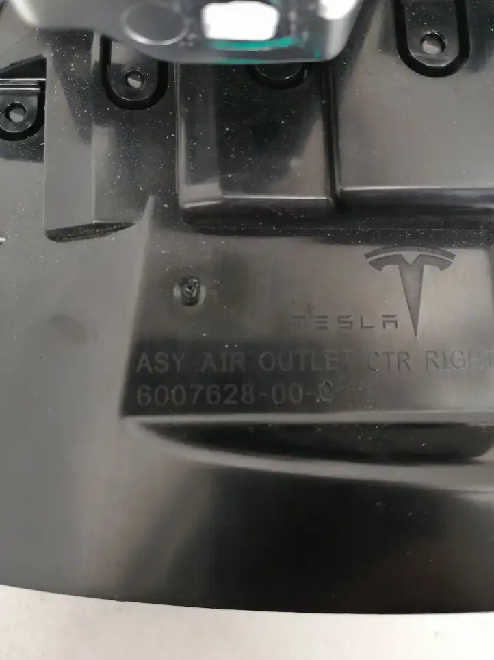Tesla Model X (2015 - 2021) 600762800C Боковой воздушный дефлектор — фото 4