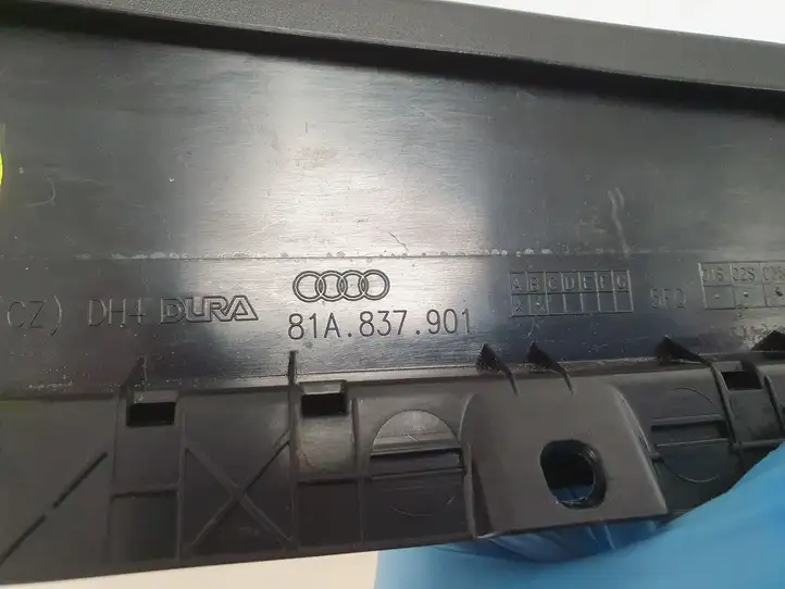 Audi Q2 - (2021 - ) 81A837901 Накладка стекла передней двери — фото 4