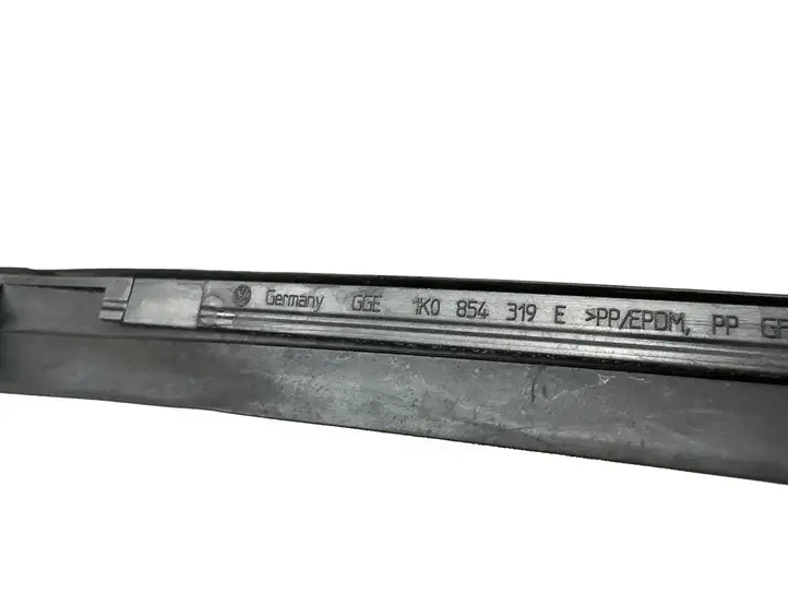 Volkswagen Golf V (2003 - 2009) 1k0854319e Накладка стоек лобового стекла — фото 6
