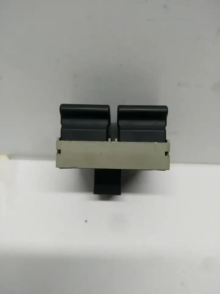 Volkswagen Polo (2001 - 2005) 6Q0959858 Блок кнопок стеклоподъемников — фото 4