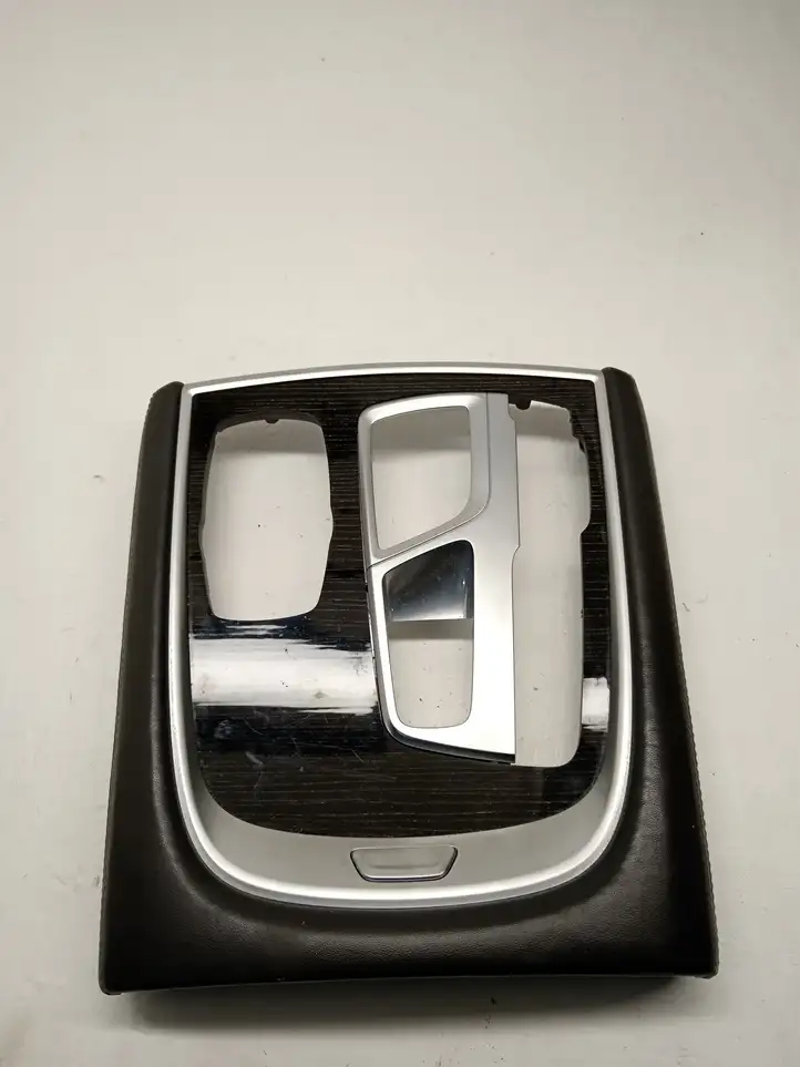 BMW 7 G11 G12 (2015 - 2022) 9348742 Другая деталь консоли (туннеля) — фото 1