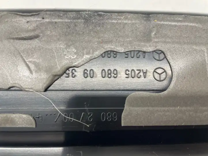 Mercedes-Benz C W205 (2014 - 2021) a2056800935 Внутренняя отделка переднего порога — фото 2