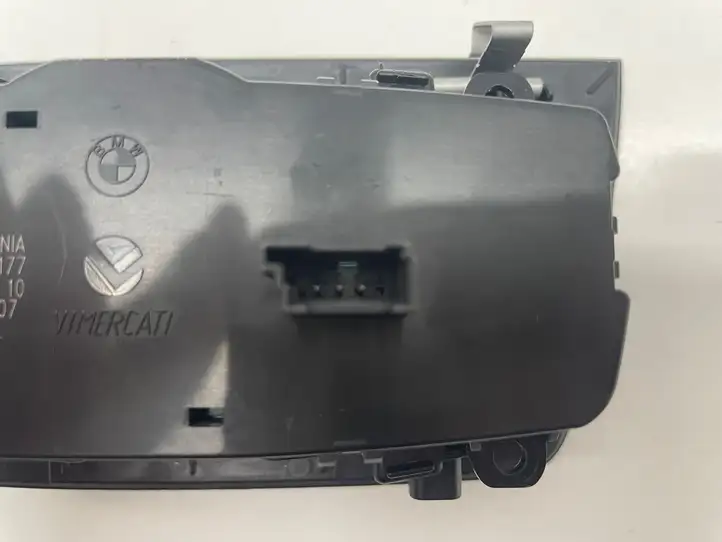 BMW 3 F30 F35 F31 (2012 - 2018) 6847512 Включатель фонарей — фото 3