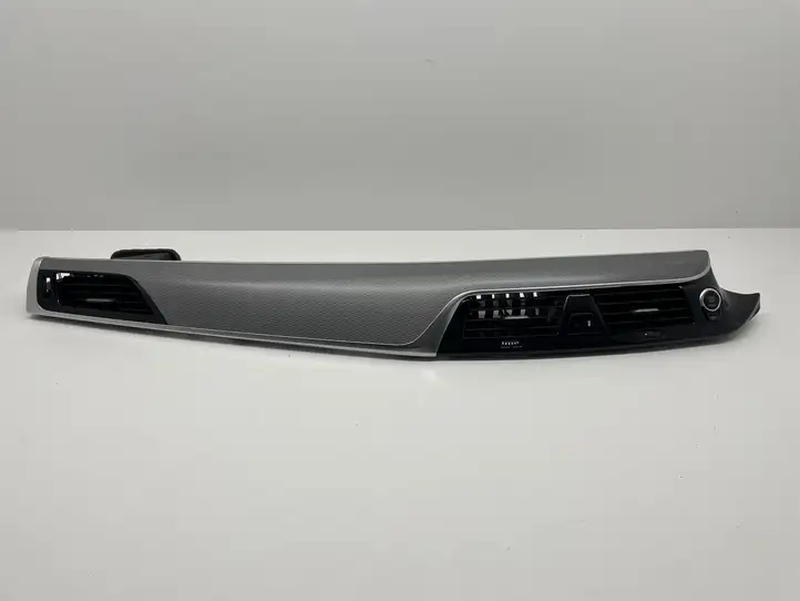 BMW 5 G30 G31 (2016 - ) 9329579 Центральный воздушный дефлектор — фото 1