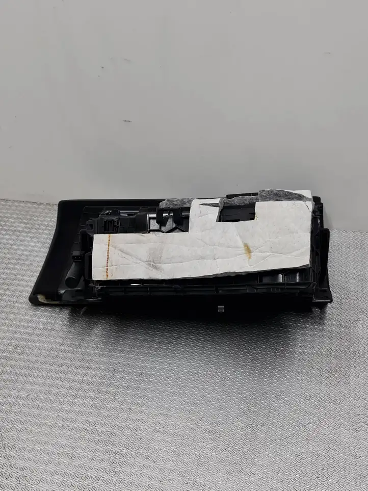 BMW 3 F30 F35 F31 (2012 - 2018) 72758410 Вещевой ящик — фото 3