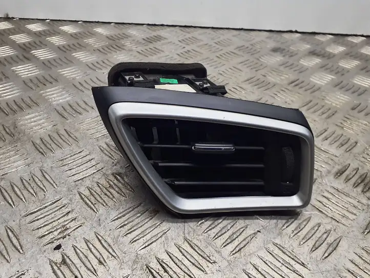 Nissan Qashqai (2013 - 2017) 30490027 Боковой воздушный дефлектор — фото 1