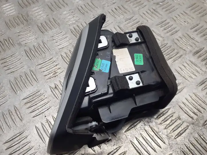 Nissan Qashqai (2013 - 2017) 30490027 Боковой воздушный дефлектор — фото 4