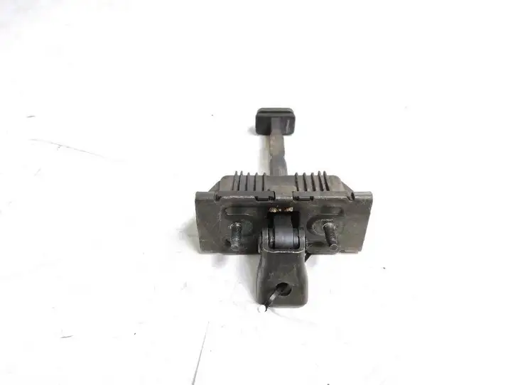 Toyota Avensis T250 (2003 - 2006) 68630-05040 Ограничитель задней двери — фото 2