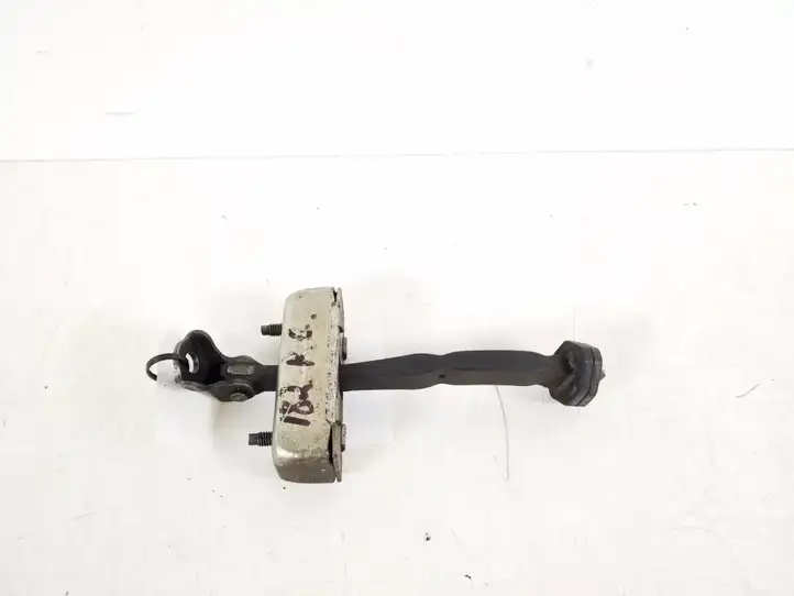 Toyota Avensis T270 (2009 - 2012) 68630-05050 Ограничитель задней двери — фото 2