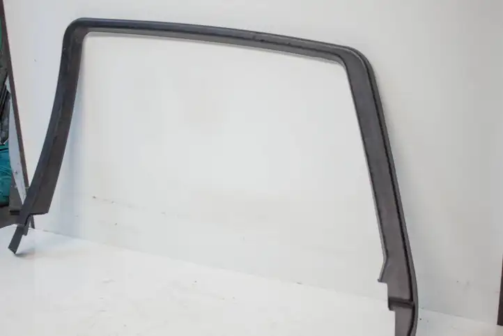 Mercedes-Benz R W251 (2005 - 2013) A2517350271 Накладка стекла задней двери — фото 4