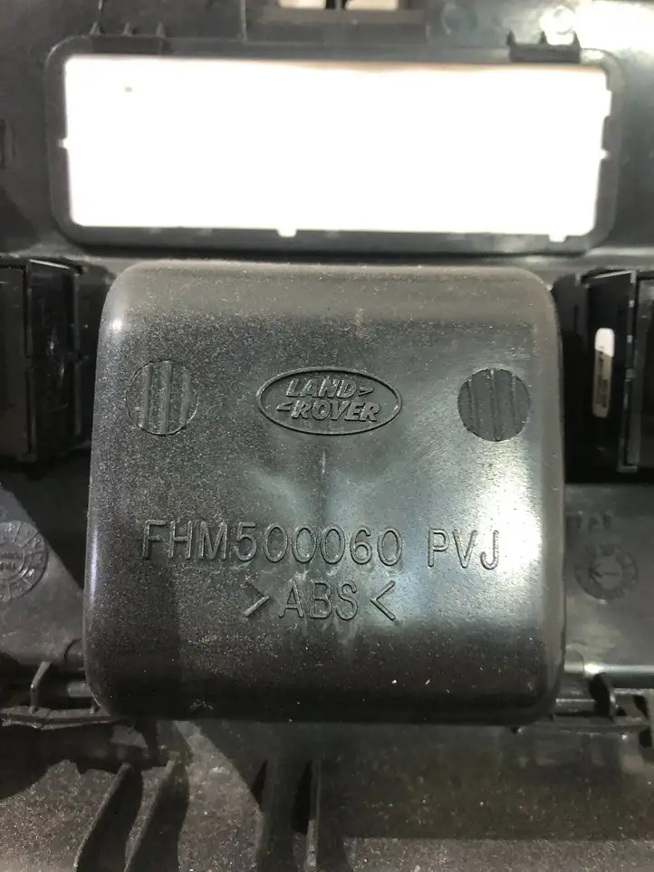 Land Rover Range Rover Sport L320 (2005 - 2009) FHM500060 Центральный воздушный дефлектор — фото 4