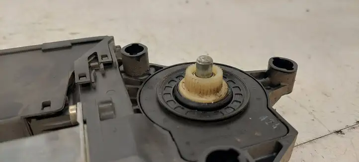 Audi A4 S4 B6 8E 8H (2000 - 2006) 8E0959801A Стеклоподъемник задней двери — фото 3
